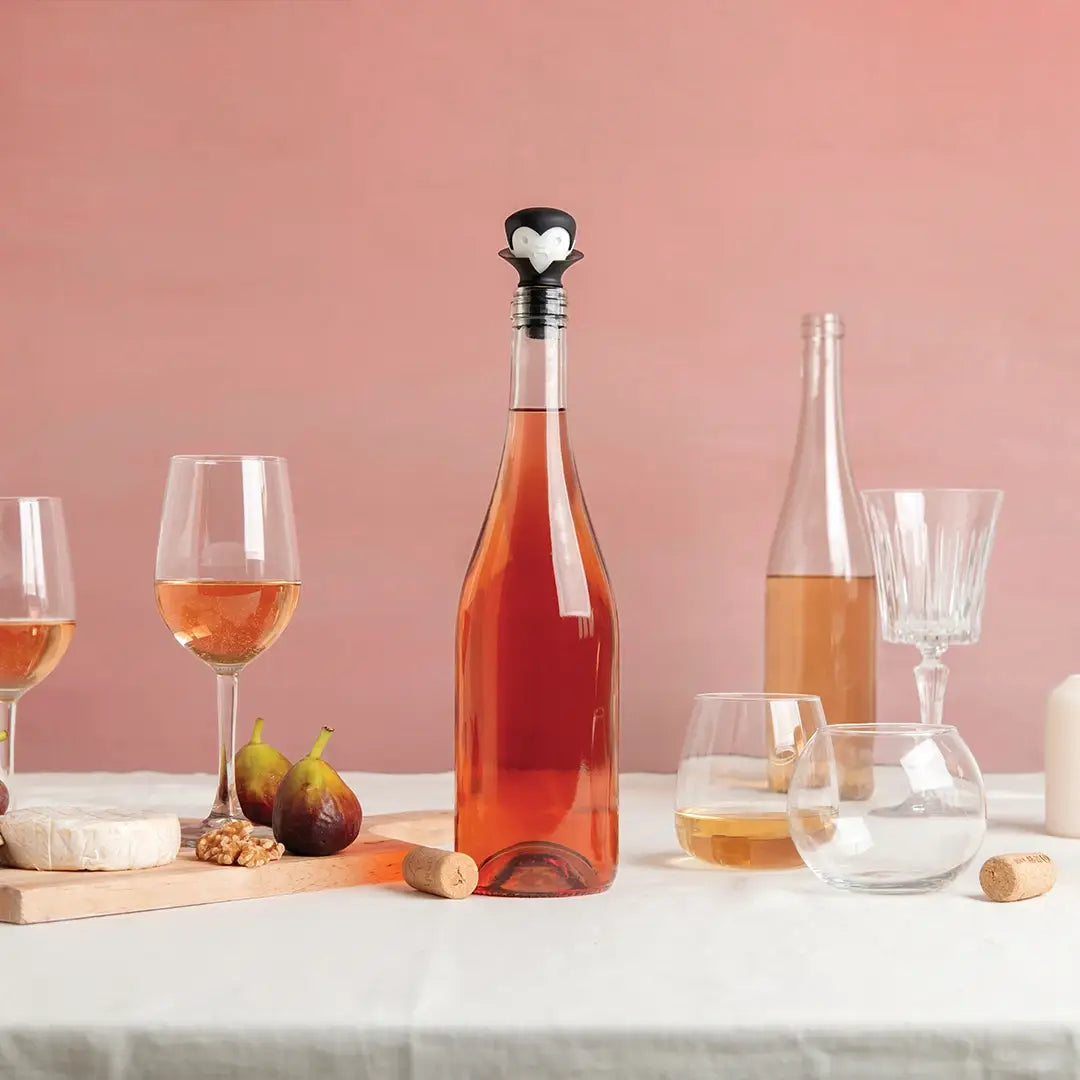 Wine Stopper & Pourer: Count Corkula