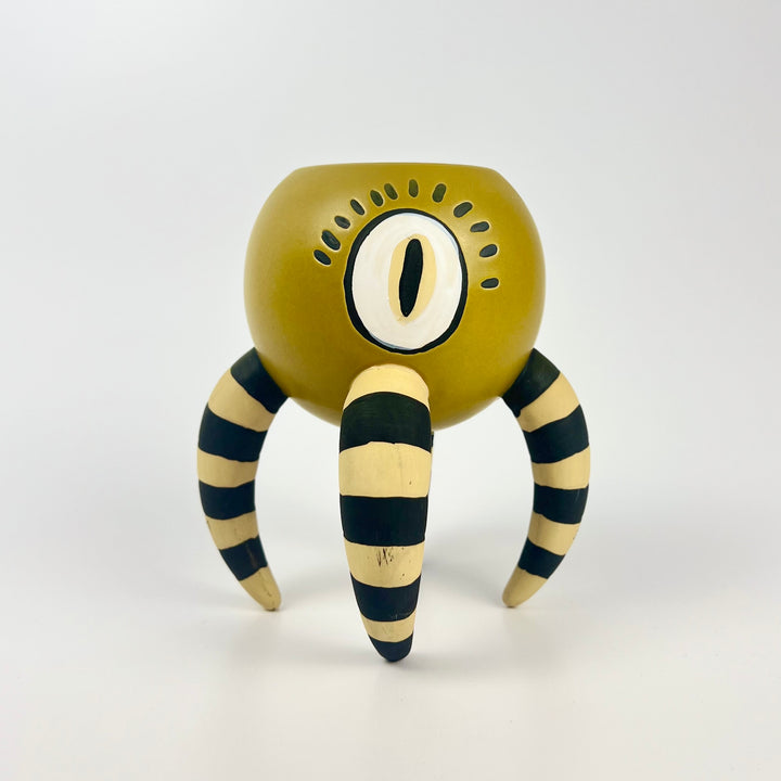 Pot: Claw