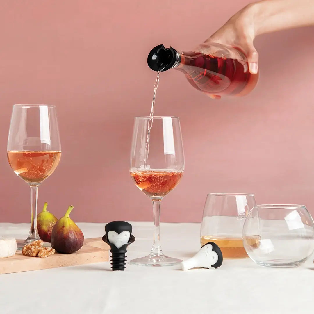 Wine Stopper & Pourer: Count Corkula