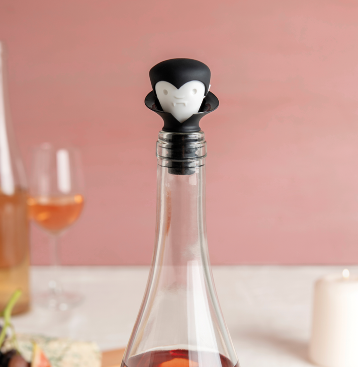 Wine Stopper & Pourer: Count Corkula