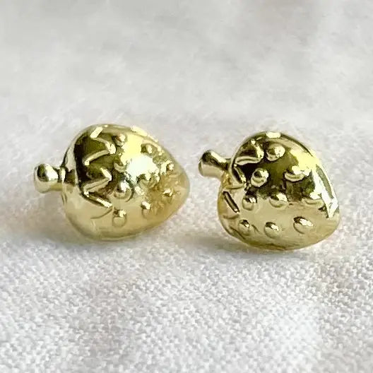 Earrings: Strawberry Stud
