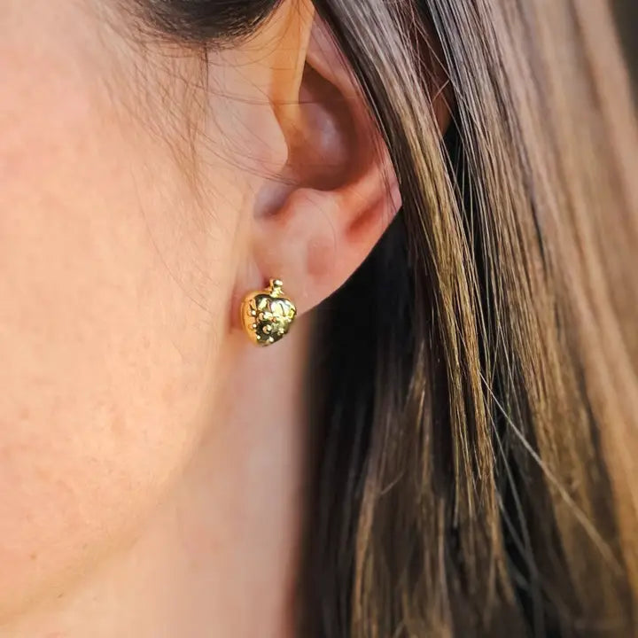 Earrings: Strawberry Stud